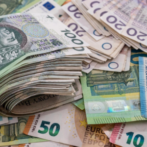 EUR/USD utrzymuje konsolidację wokół regionu 0,9700